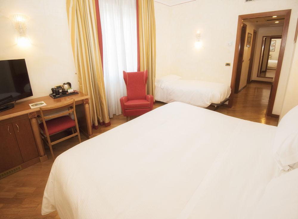 Renaissance Naples Hotel Mediterraneo Esterno foto