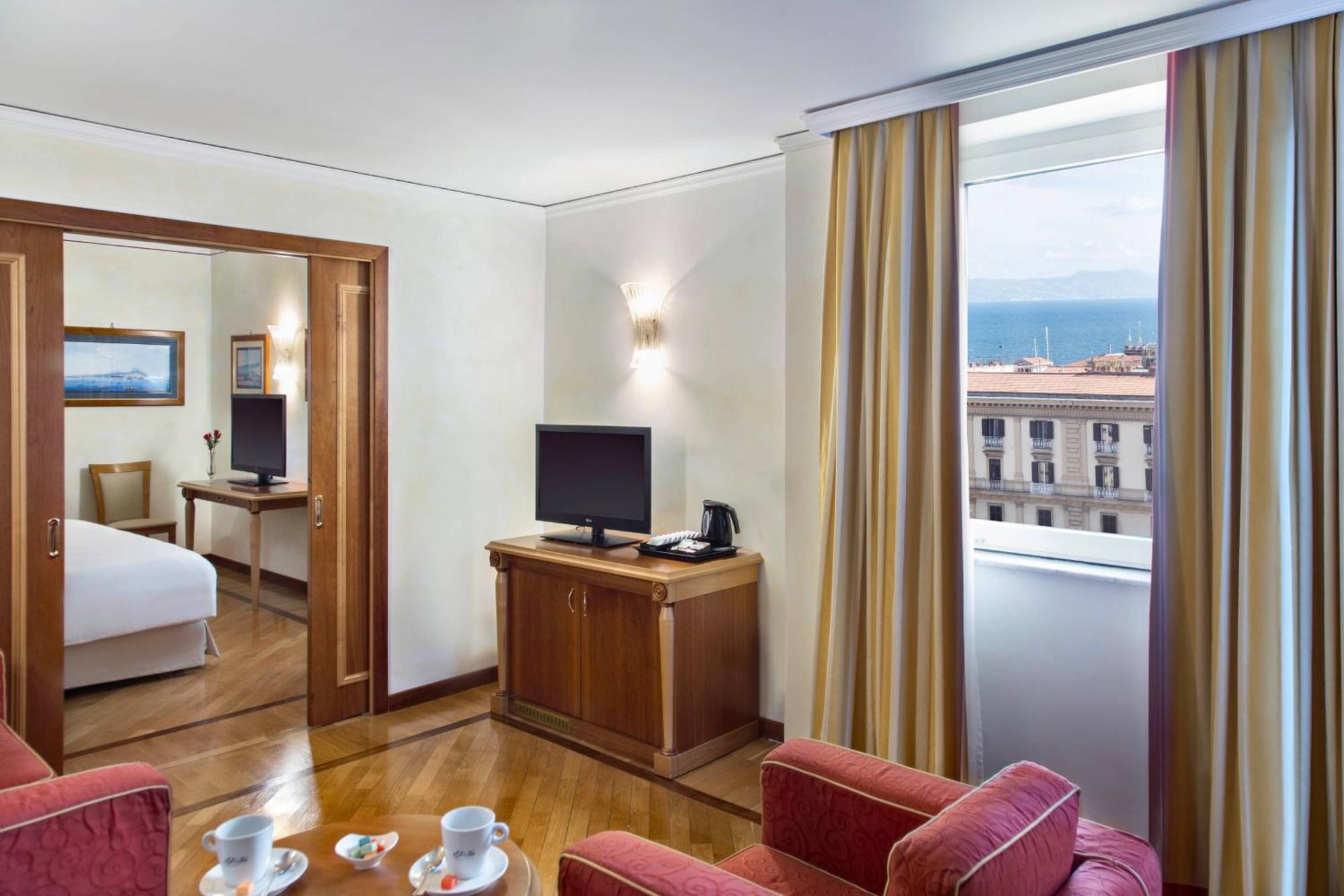 Renaissance Naples Hotel Mediterraneo Esterno foto