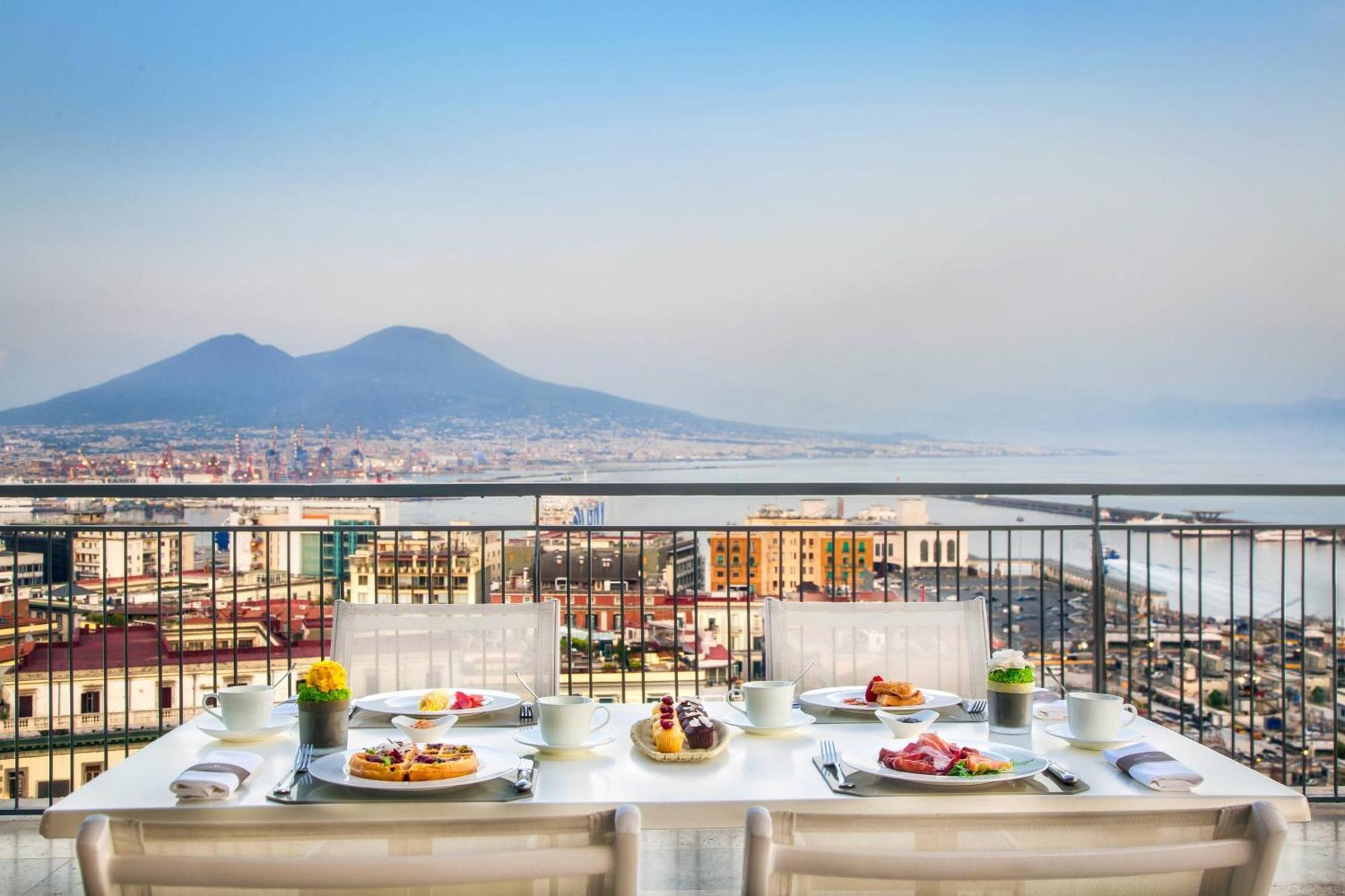 Renaissance Naples Hotel Mediterraneo Esterno foto