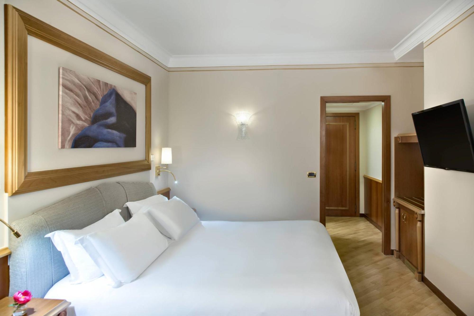 Renaissance Naples Hotel Mediterraneo Esterno foto