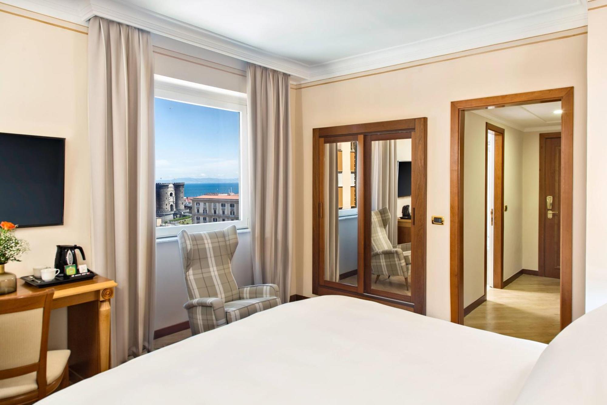 Renaissance Naples Hotel Mediterraneo Esterno foto